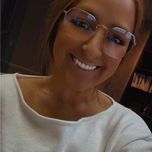 Meet your Posher, Mackenzie